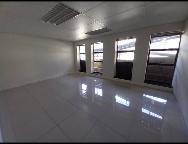 324M² OFFICE TO LET IN HURLINGHAM